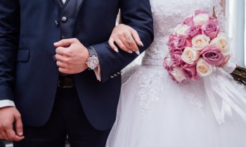 17 personas dan positivo por COVID-19 después de asistir a una boda de 300 personas