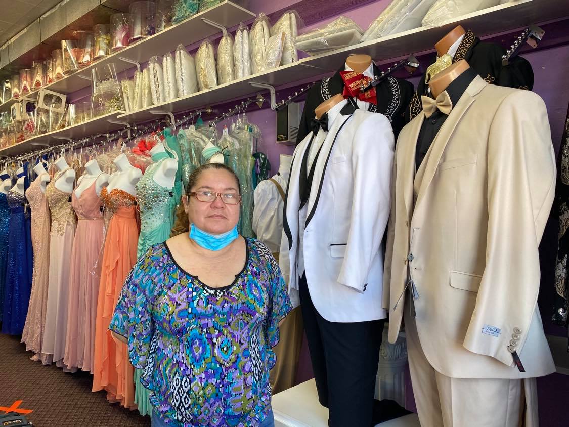 Un negocio de las quinceañeras y fiestas necesita apoyo de la comunidad