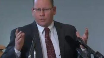 El Superintendente de Instrucción Pública pide a Inslee que emita un mandato de vacunación para los maestros y el personal de K-12