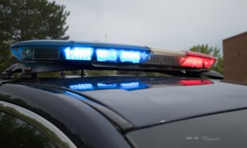 La Policía de Walla Walla detiene a una mujer por amenazar a la gente en el parque con un machete
