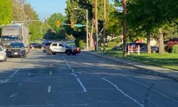 Una persona muere tras chocar contra un árbol en Richland