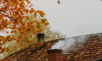 Pasos simples pueden prevenir la acumulación de inflamables en su chimenea este invierno