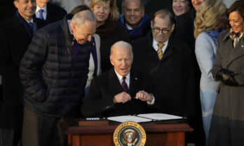 El presidente Joe Biden ha firmado la ley para proteger los matrimonios de parejas del mismo sexo