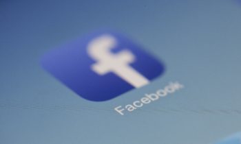Usted podría recibir dinero si tiene una cuenta de Facebook