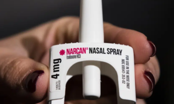 La compañía Emergent busca reducir el precio de Narcan