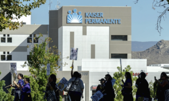 Nuevo contrato para trabajadores de Kaiser Permanente en Washington tras las huelgas