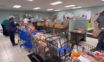 Entrega de alimentos en Tri-Cities Food Bank aumentaron 30% en un año