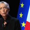 Renuncia la primera ministra francesa en medio de tensiones por plan para ampliar deportaciones
