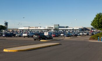 Aeropuerto de Tri-Cities anuncia nuevas tarifas de estacionamiento a partir del #1Mar