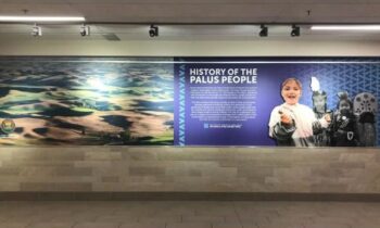 La obra de arte de las Tribus Confederadas de la Reserva Colville se exhibirá en el aeropuerto de Tri-Cities a lo largo de 2024