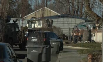 Gran presencia policial afuera de casa de Kennewick, la escuela primaria Westgate cerrada