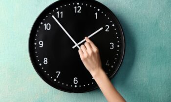 Primer cambio de horario del 2024 en EE.UU.: ¿se adelanta o se atrasa el reloj?