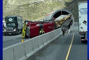 La I-84 reabrió a través del este de Óregon después de un accidente que involucró la torre de un molino de viento