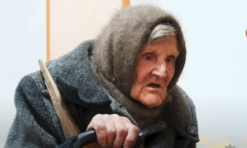 Abuela ucraniana de 98 años huye de la guerra a pie en medio de los balazos rusos