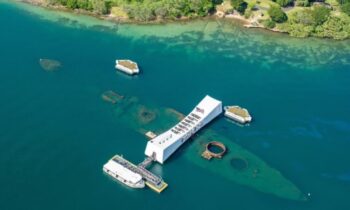 Muere el último superviviente del USS Arizona a los 102 años