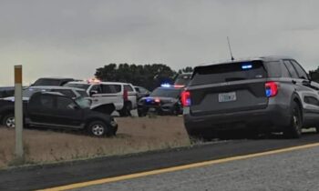 Un muerto después de un accidente de coche contra camión cerca de Zillah