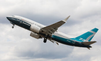 Un Boeing 737 se estrella tras salirse de la pista: hay 10 heridos