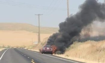 El fuego se propaga de un automóvil a un campo en el condado de Walla Walla