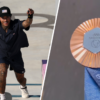 Nyjah Huston de Laguna Beach patina por París con su medalla de bronce  