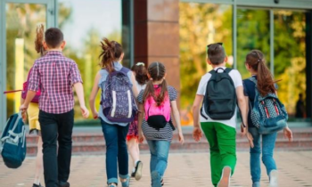 Seguridad en la vuelta al cole: ten cuidado al publicar fotos del “Primer día de clases” en Internet