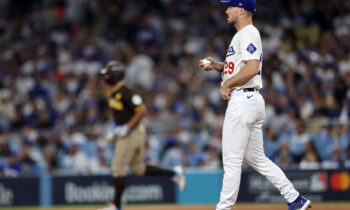 Los Dodgers son derrotados por los Padres 10-2 en el segundo partido de la NLDS