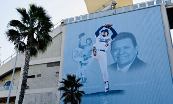 Los Dodgers honrarán el legado de Fernando Valenzuela en el primer juego de la Serie Mundial