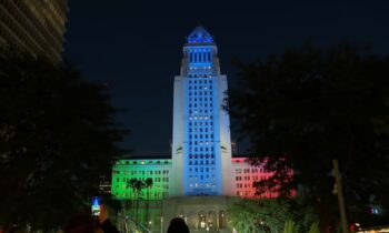 El Ayuntamiento de Los Ángeles honra a la leyenda de los Dodgers, Fernando Valenzuela