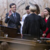 Bob Ferguson jura como gobernador de Washington y promete medidas en materia de presupuesto, salud y vivienda