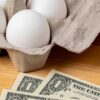 La gripe aviar afecta el suministro y los precios de los huevos en Washington