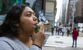 Legisladores de Washington proponen eventos de consumo de marihuana fuera del hogar