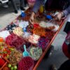 México prohíbe la venta de comida chatarra en escuelas para combatir la obesidad infantil
