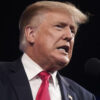 Trump amenaza con imponer aranceles del 200% al alcohol de la UE por el impuesto al whisky a EEUU