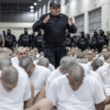 Llegan a El Salvador cientos de miembros de la pandilla Tren de Aragua