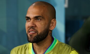 Absuelven a futbolista brasileño Dani Alves de su condena de violación
