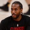 Kawhi Leonard ayuda a los Clippers a derrotar a los Nuggets 105-102 y empatar la serie 1-1