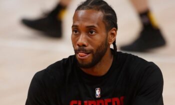 Kawhi Leonard ayuda a los Clippers a derrotar a los Nuggets 105-102 y empatar la serie 1-1