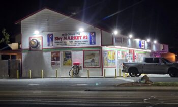 Robo a mano armada en Sky Market en Pasco bajo investigación