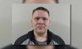 Agentes del condado de Chelan buscan a un delincuente sexual no registrado