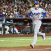 Tony Gonsolin y Freddie Freeman lideran a los Dodgers en victoria sobre los Diamondbacks 8-1