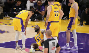LeBron James se lesiona un ligamento de la rodilla en la derrota de los Lakers, según AP
