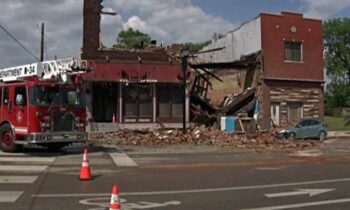 Devastadoras tormentas dejan al menos 21 muertos y catastróficos daños en Missouri y Kentucky