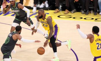 LeBron James renueva contrato por un año con los Lakers por $52,6 millones