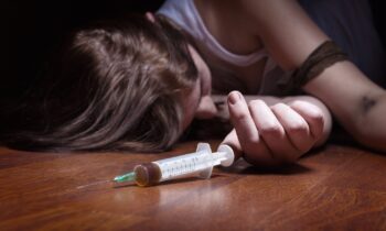 Funcionarios de Spokane abordan la crisis de sobredosis en medio de una disminución en las muertes