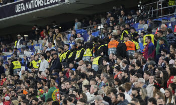 Fanático muere tras caída durante la final de la Liga de Naciones entre España y Portugal