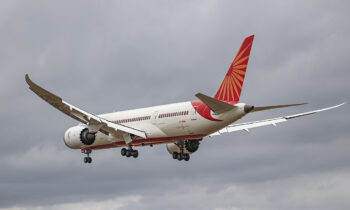 Avión que se estrelló en India era un Boeing 787. Las acciones del gigante caen en la bolsa
