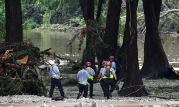 (Video) Al menos 27 muertos por inundaciones en Texas: 11 niñas de un campamento siguien desaparecidas