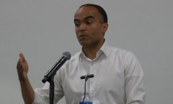 El Fiscal General del Estado de Washington, Nick Brown, celebró un cabildo abierto en Pasco