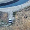 Arrestan a hombre tras desnudarse y saltar al río Yakima para evadir a la policía