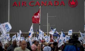 Air Canada llega a acuerdo tentativo para poner fin a la huelga que paralizó sus operaciones