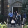 Un tiroteo en una escuela católica de Minneapolis mata a 2 niños y hiere a 17 personas